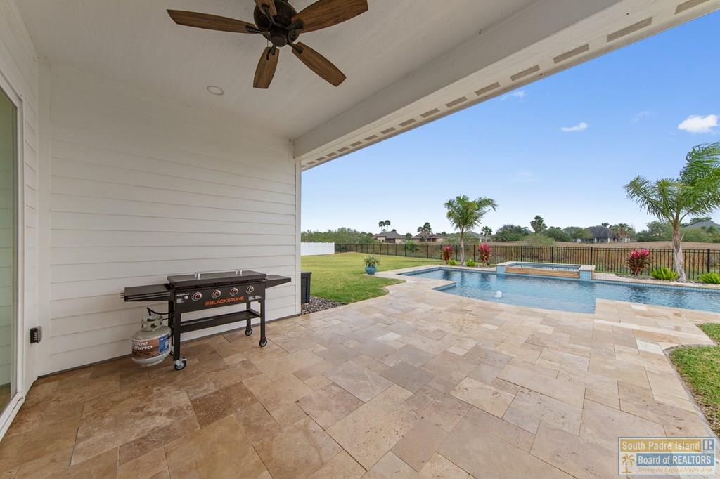 121 Torrey Pines Rd.