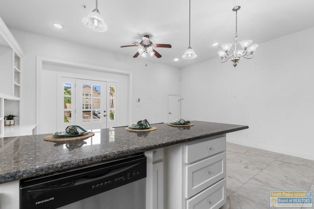 110 E Retama St. # 4 Unit: 1-4