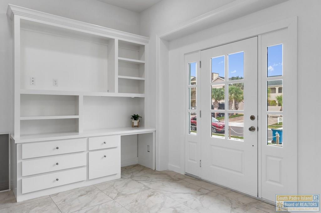 110 E Retama St. # 4