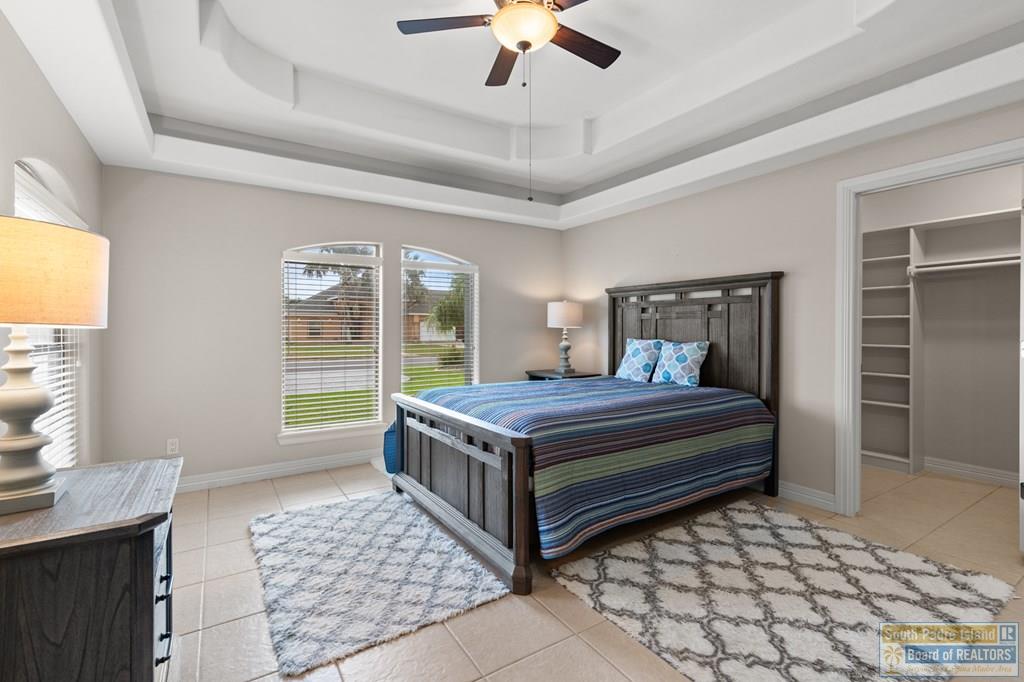 6 Country Club Dr.
