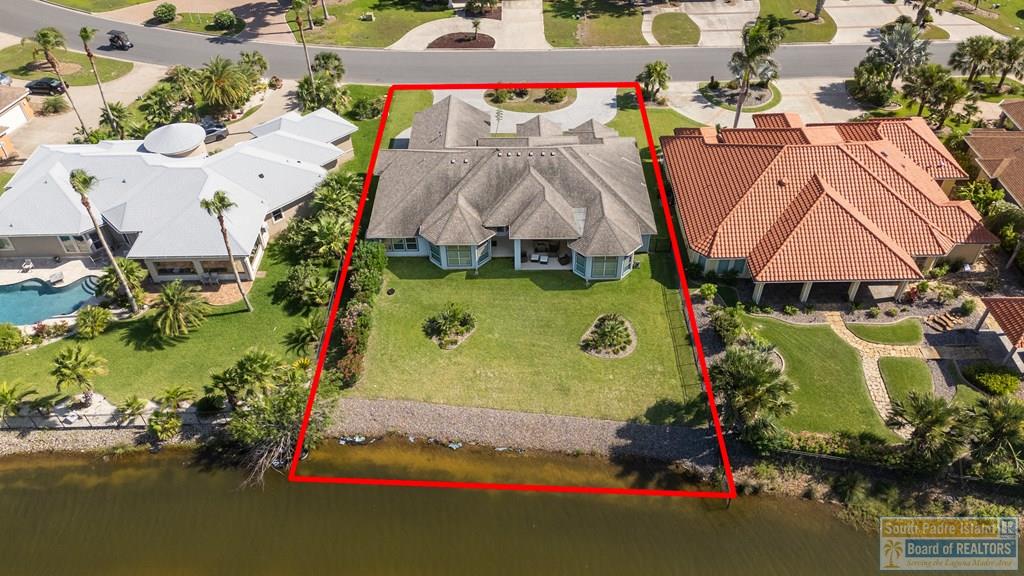 6 Country Club Dr.