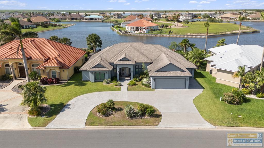 6 Country Club Dr.