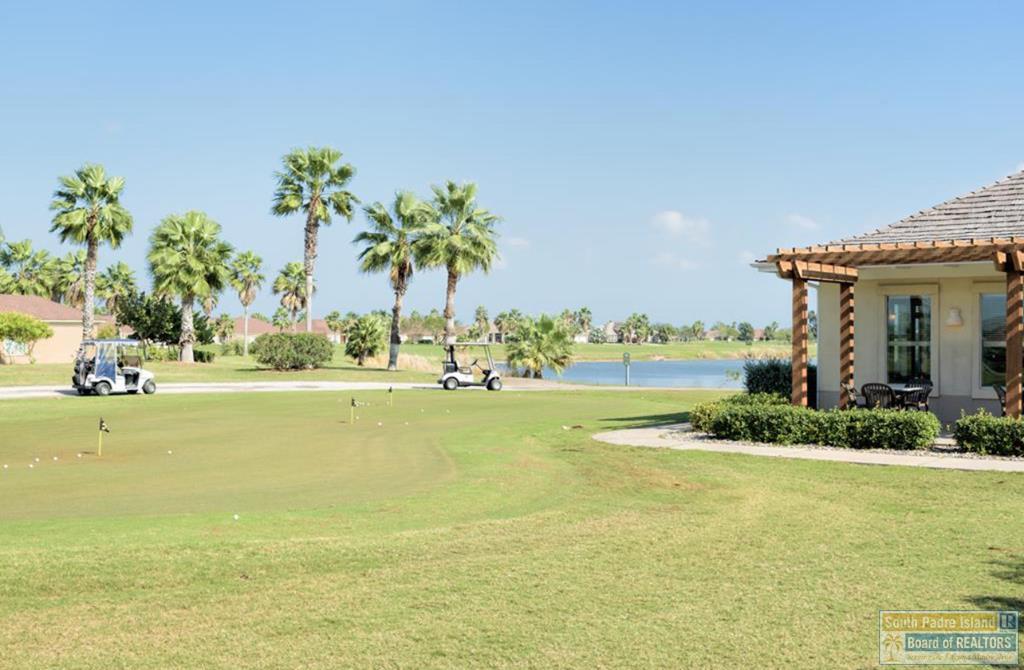 6 Country Club Dr.