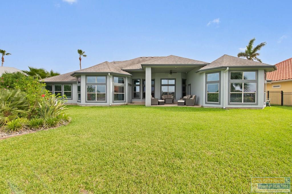 6 Country Club Dr.
