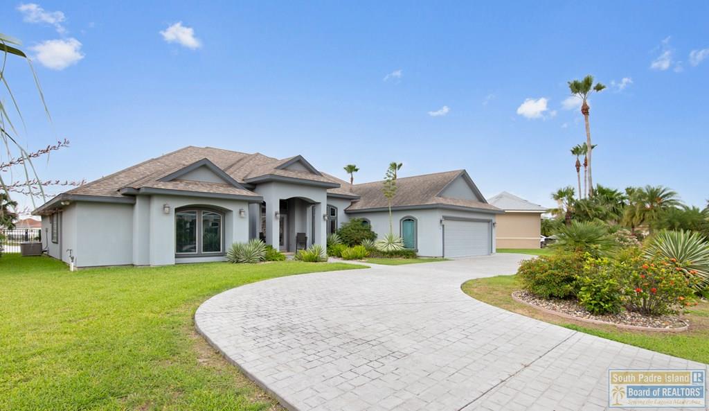 6 Country Club Dr.