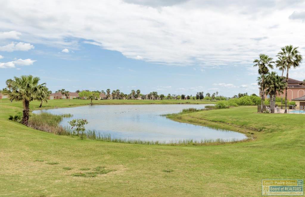 6 Country Club Dr.