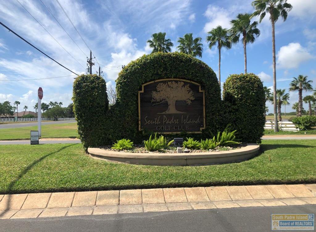 6 Country Club Dr.