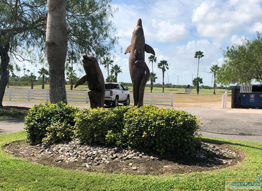 6 Country Club Dr.