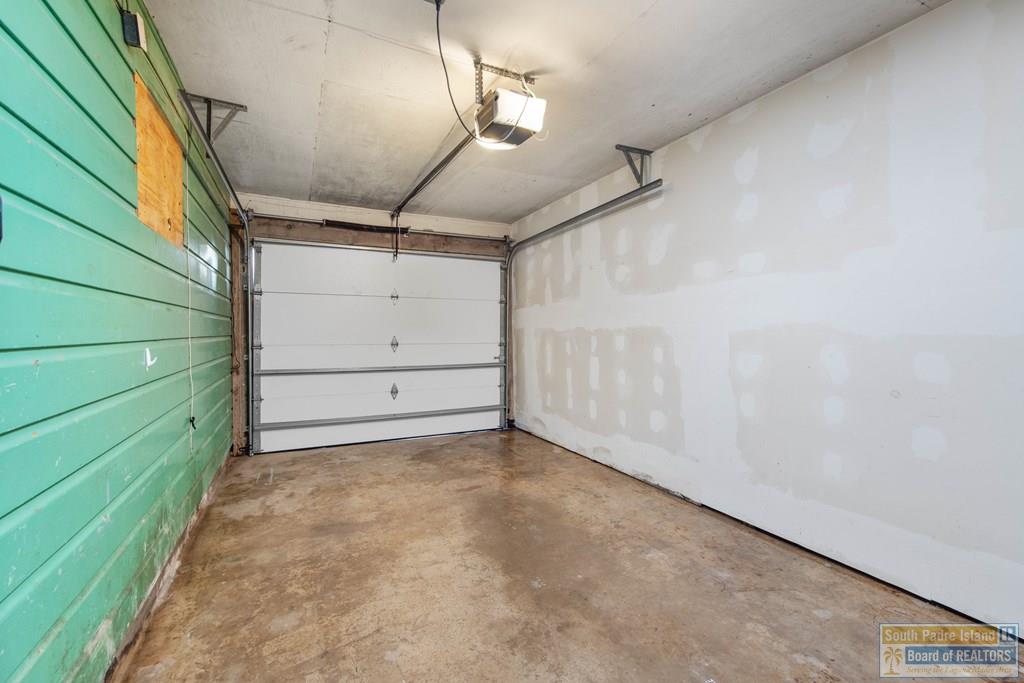 221 E Adams