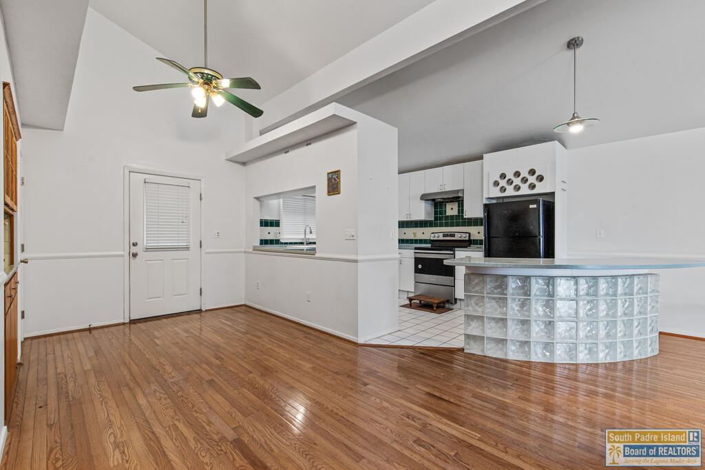 813 North Shore