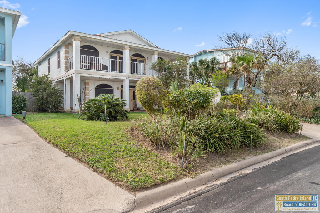 813 North Shore
