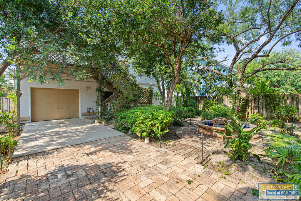 813 North Shore