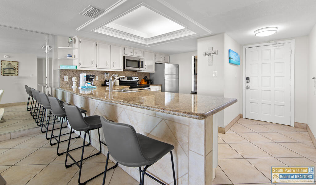 400 Padre Blvd. # 204