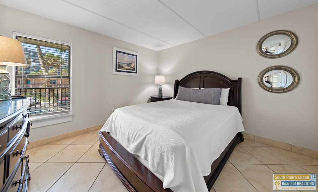 400 Padre Blvd. # 204