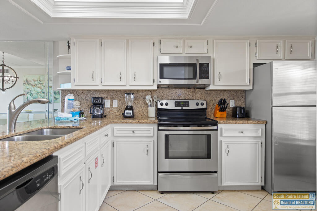 400 Padre Blvd. # 204