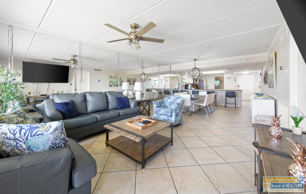 400 Padre Blvd. # 204