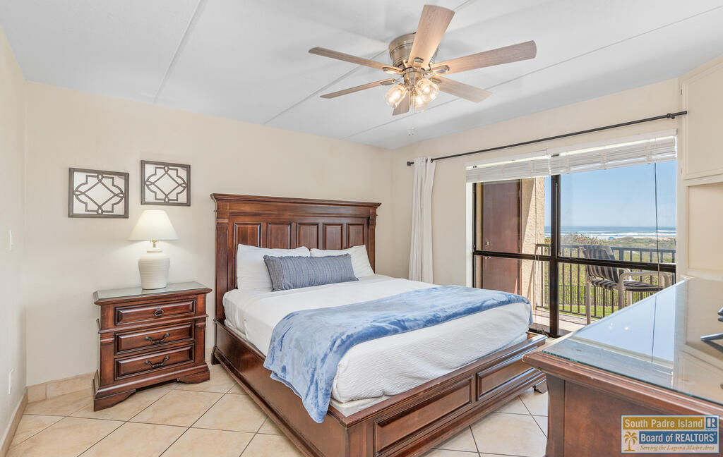 400 Padre Blvd. # 204