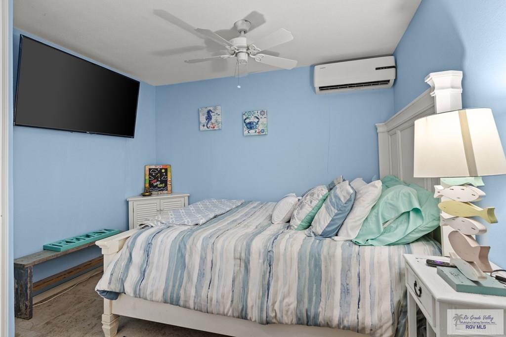 210 W OLEANDER ST. B