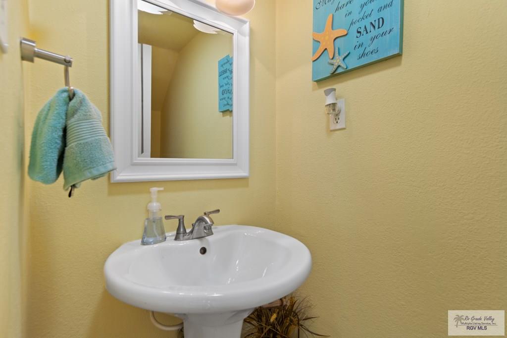 210 W OLEANDER ST. B