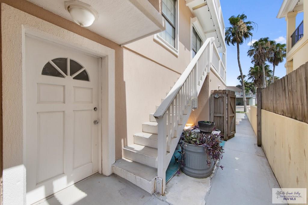 210 W OLEANDER ST. B