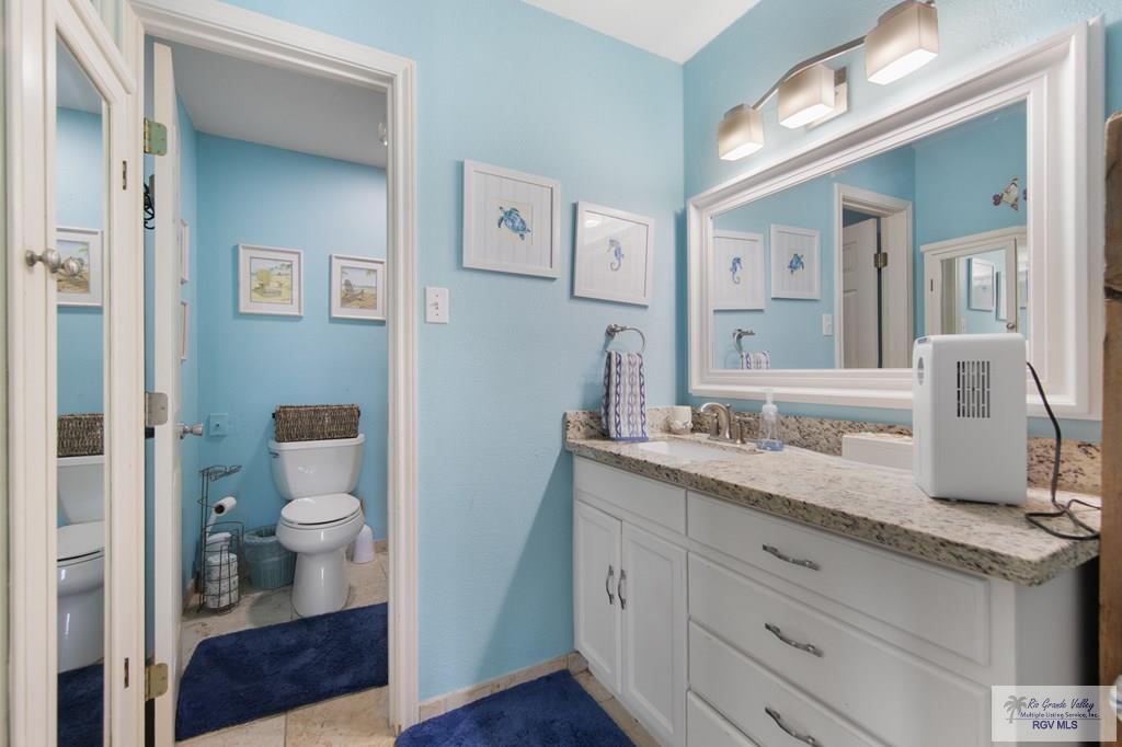 210 W OLEANDER ST. B