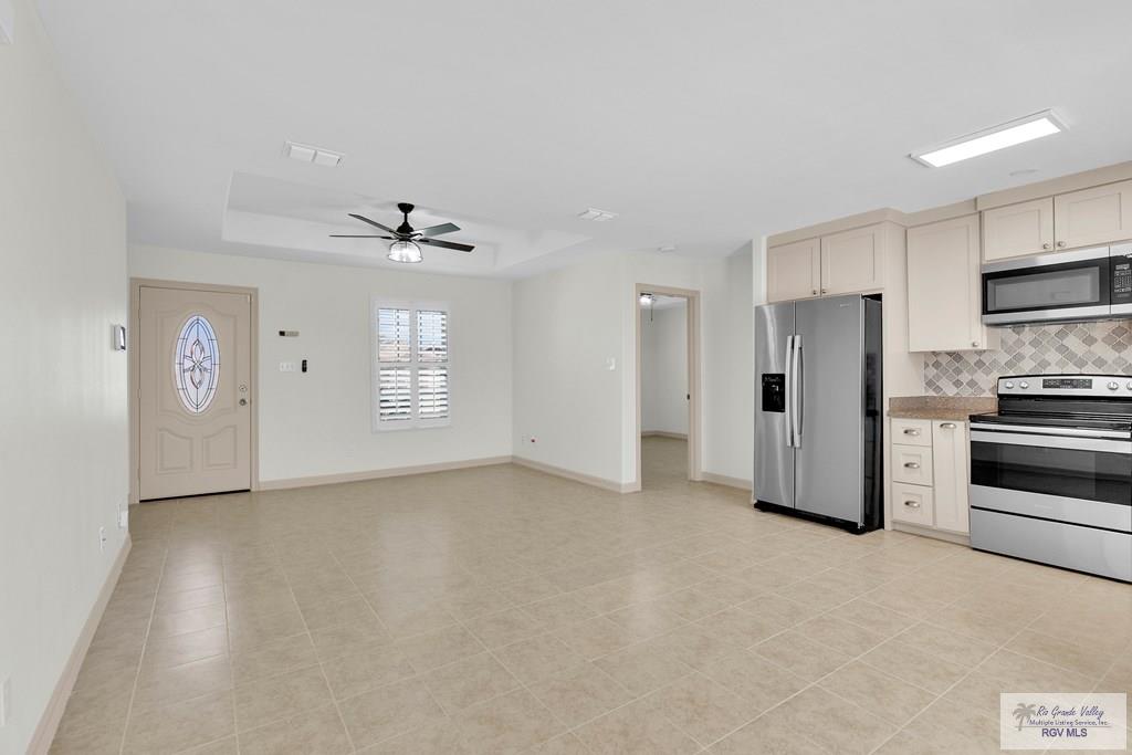 552 FRESA DR