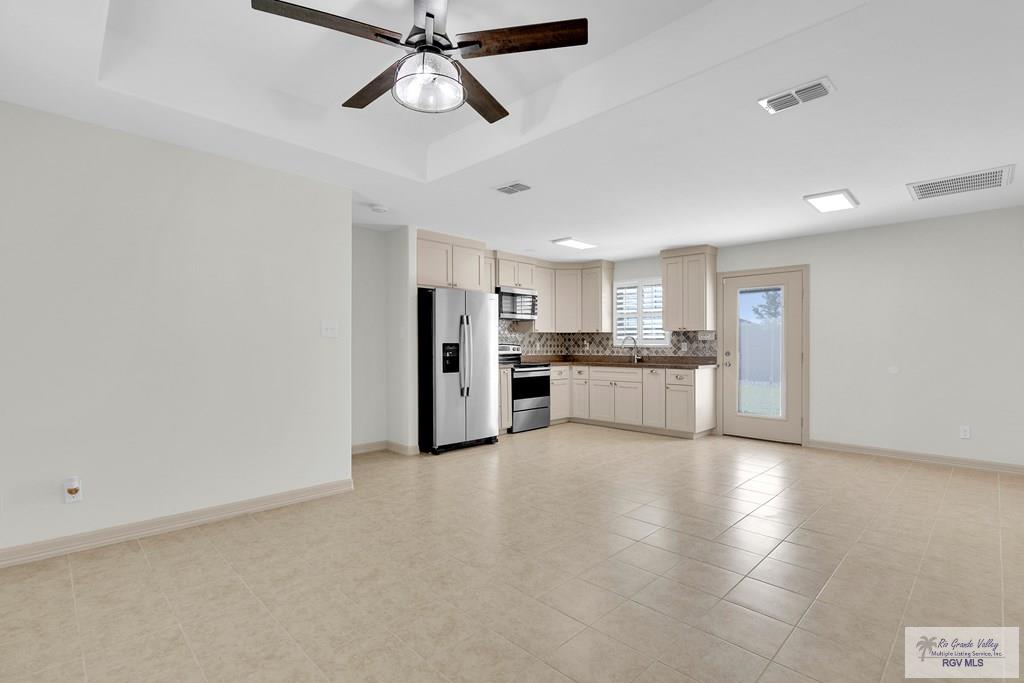 552 FRESA DR