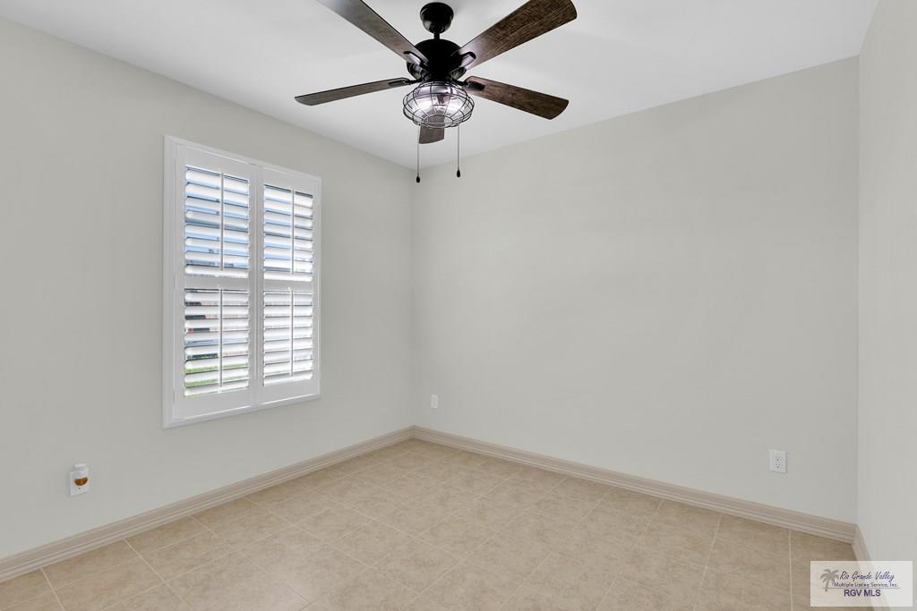 552 FRESA DR