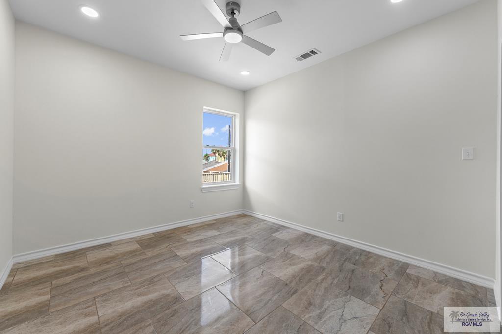 116 E CORA LEE DR. 3