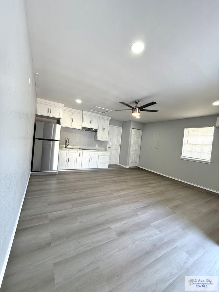 25 Villa Del Sol # B