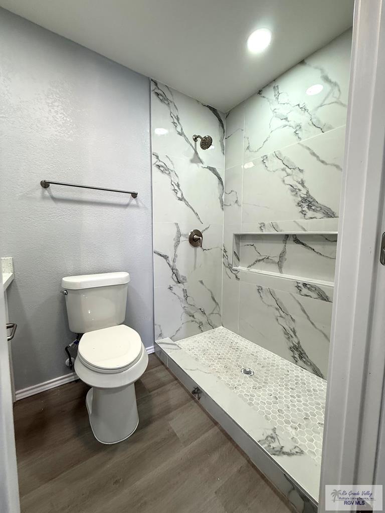 25 Villa Del Sol # B