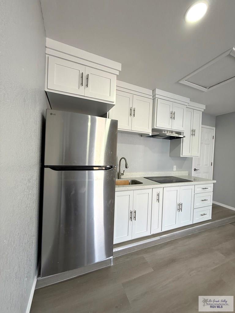 25 Villa Del Sol # B