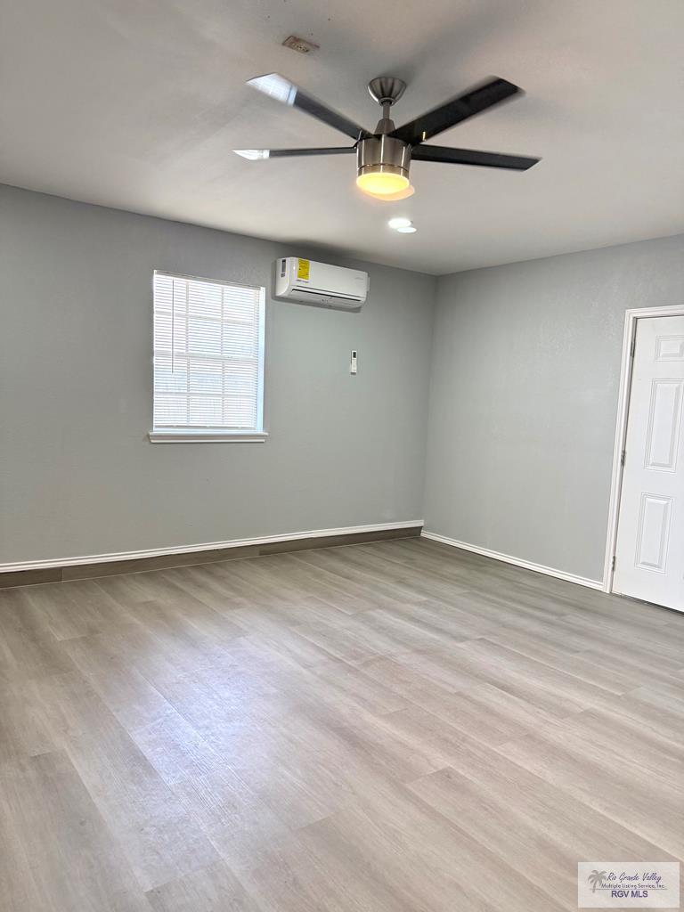 25 Villa Del Sol # B