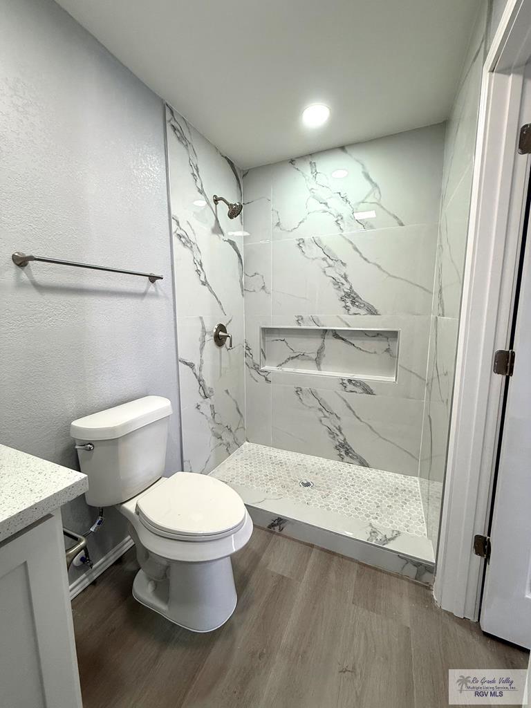 25 Villa Del Sol # B