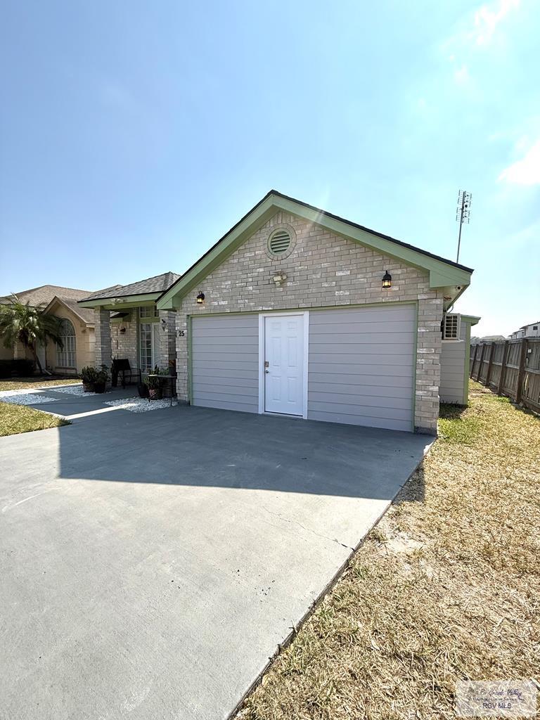 25 Villa Del Sol # B