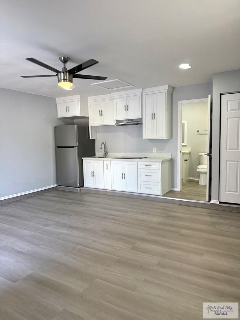 25 Villa Del Sol # B