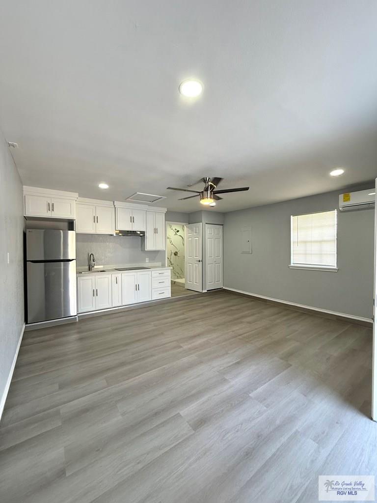 25 Villa Del Sol # B