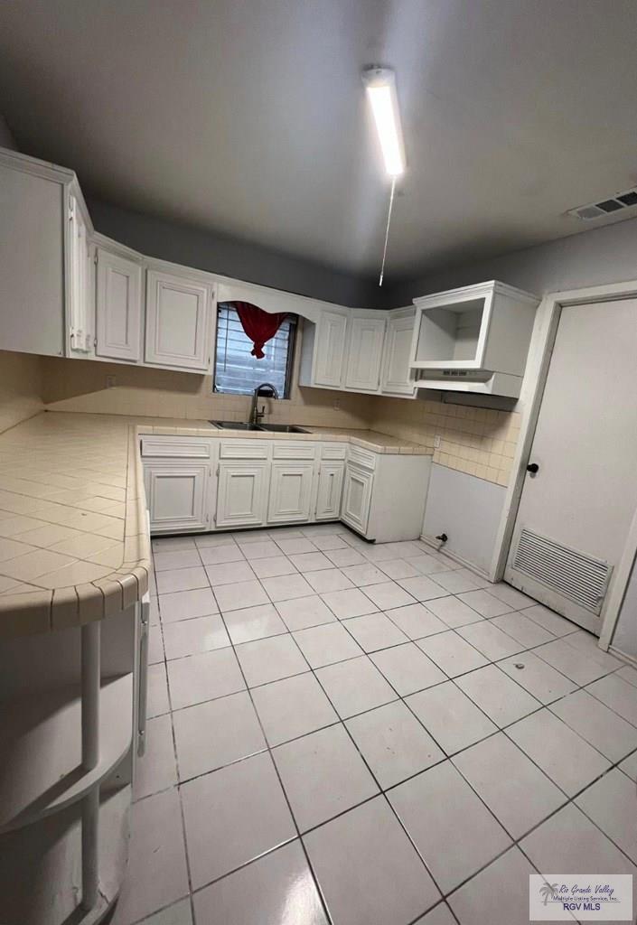 940 W Saint Francis St.