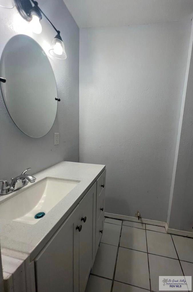 940 W Saint Francis St.