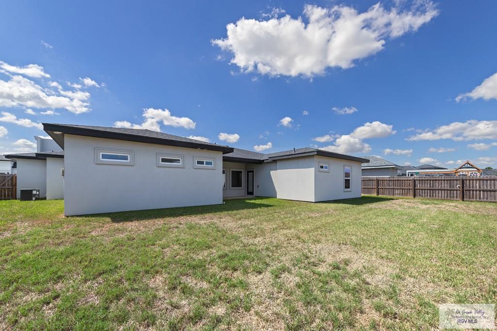 7283 Rain Forest Dr