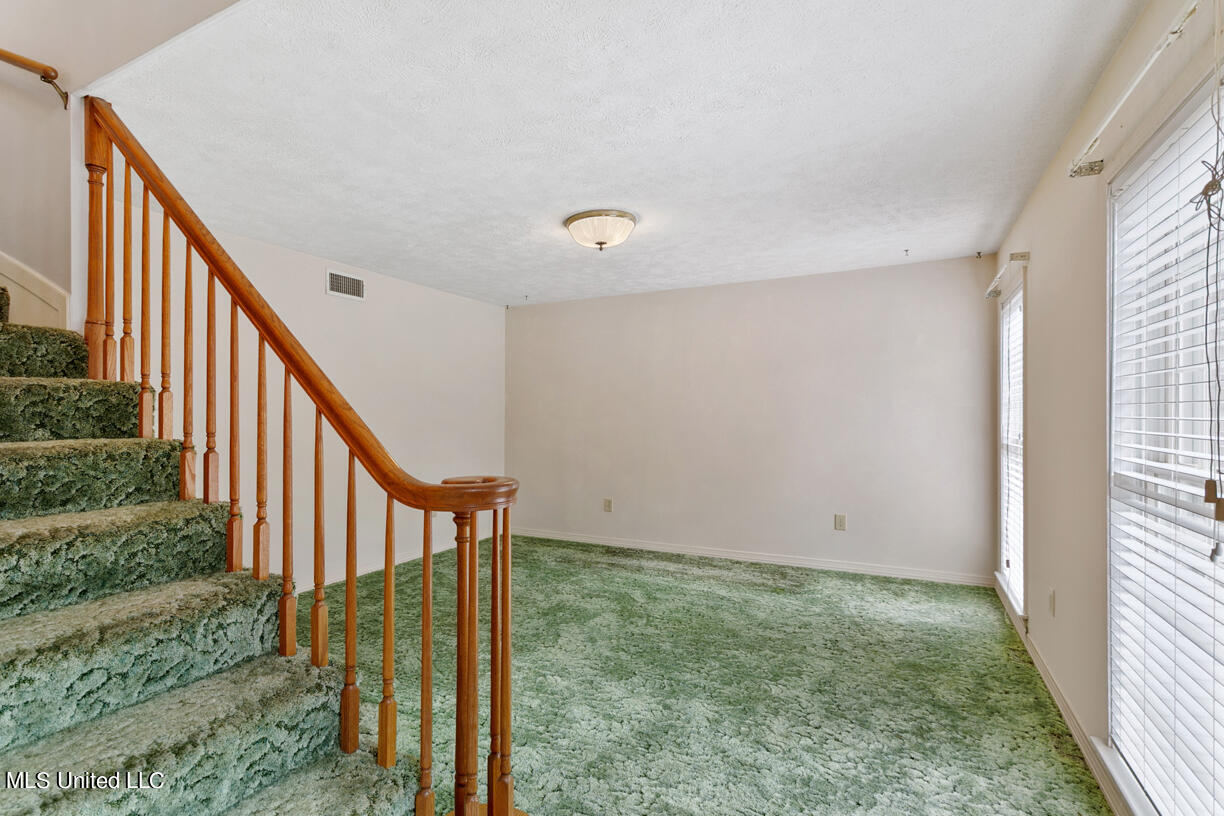 321 Warwick Road