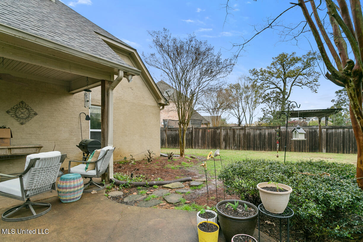 102 Coventry Cove