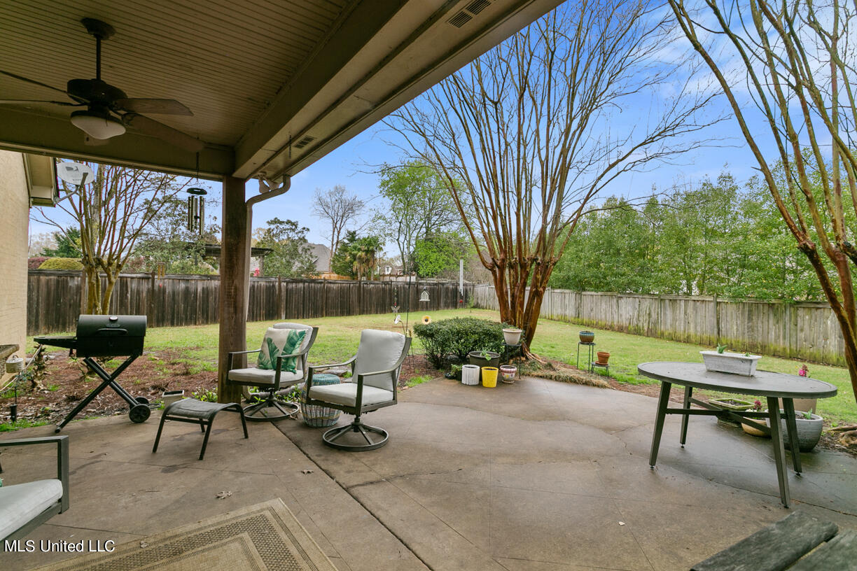 102 Coventry Cove