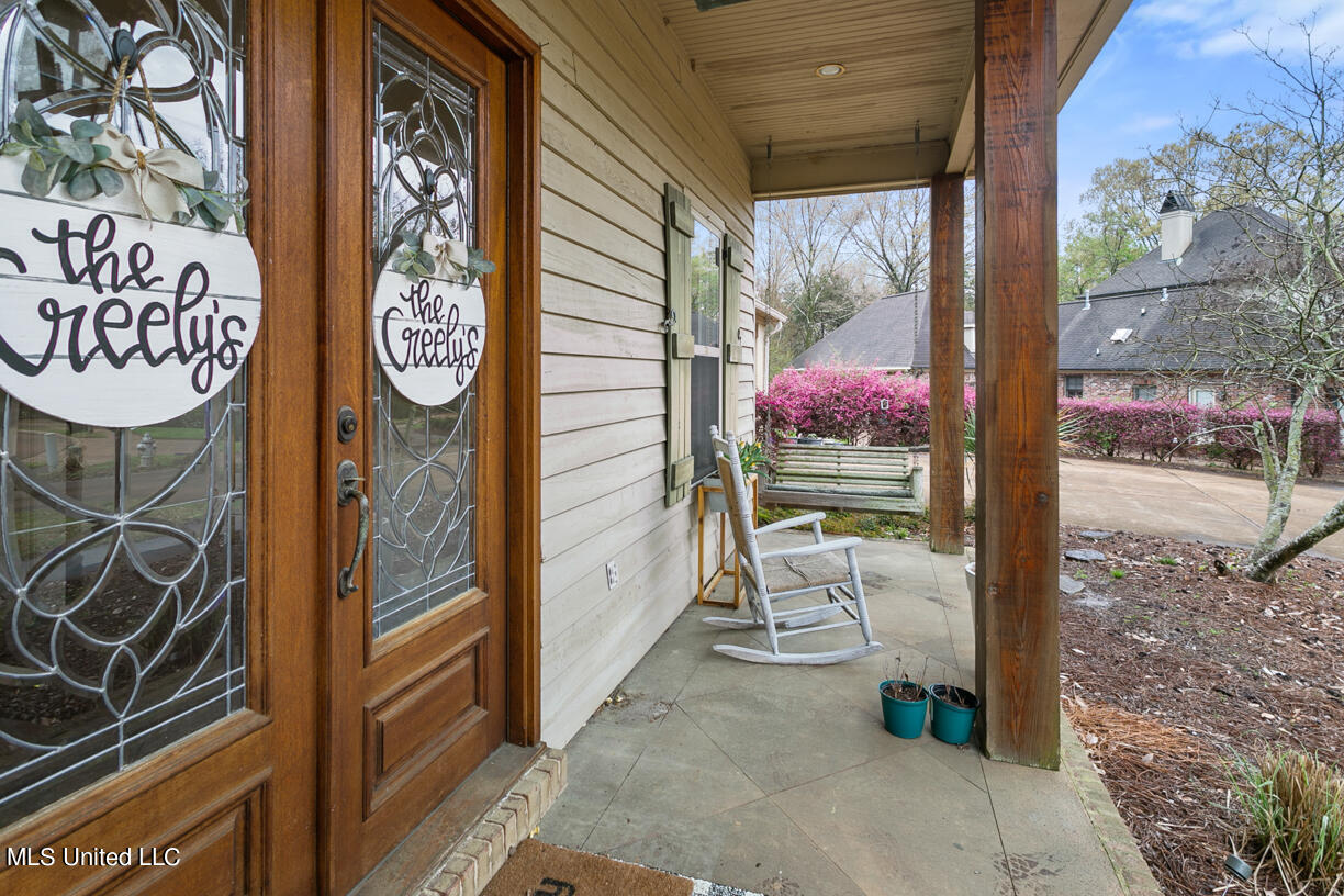 102 Coventry Cove