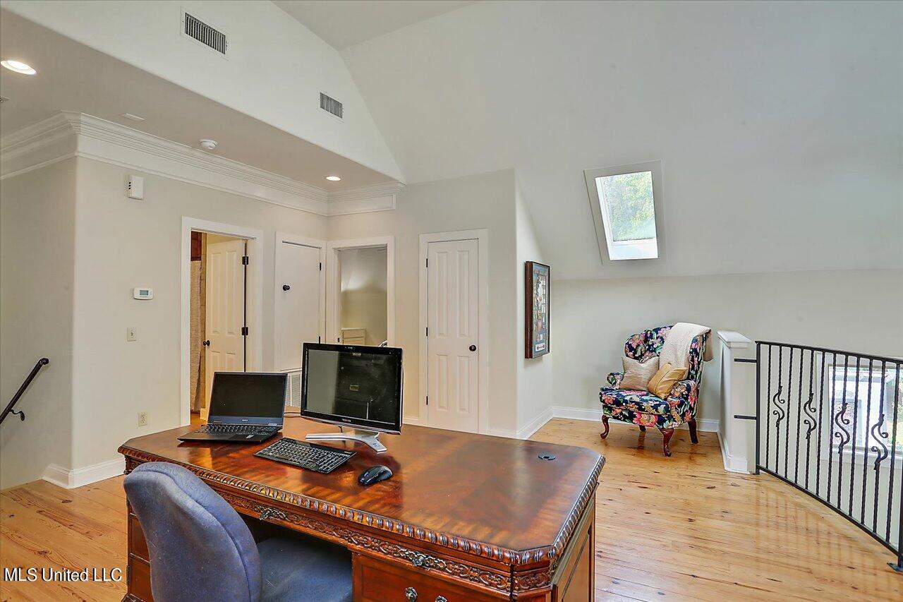 438 Stokes Road