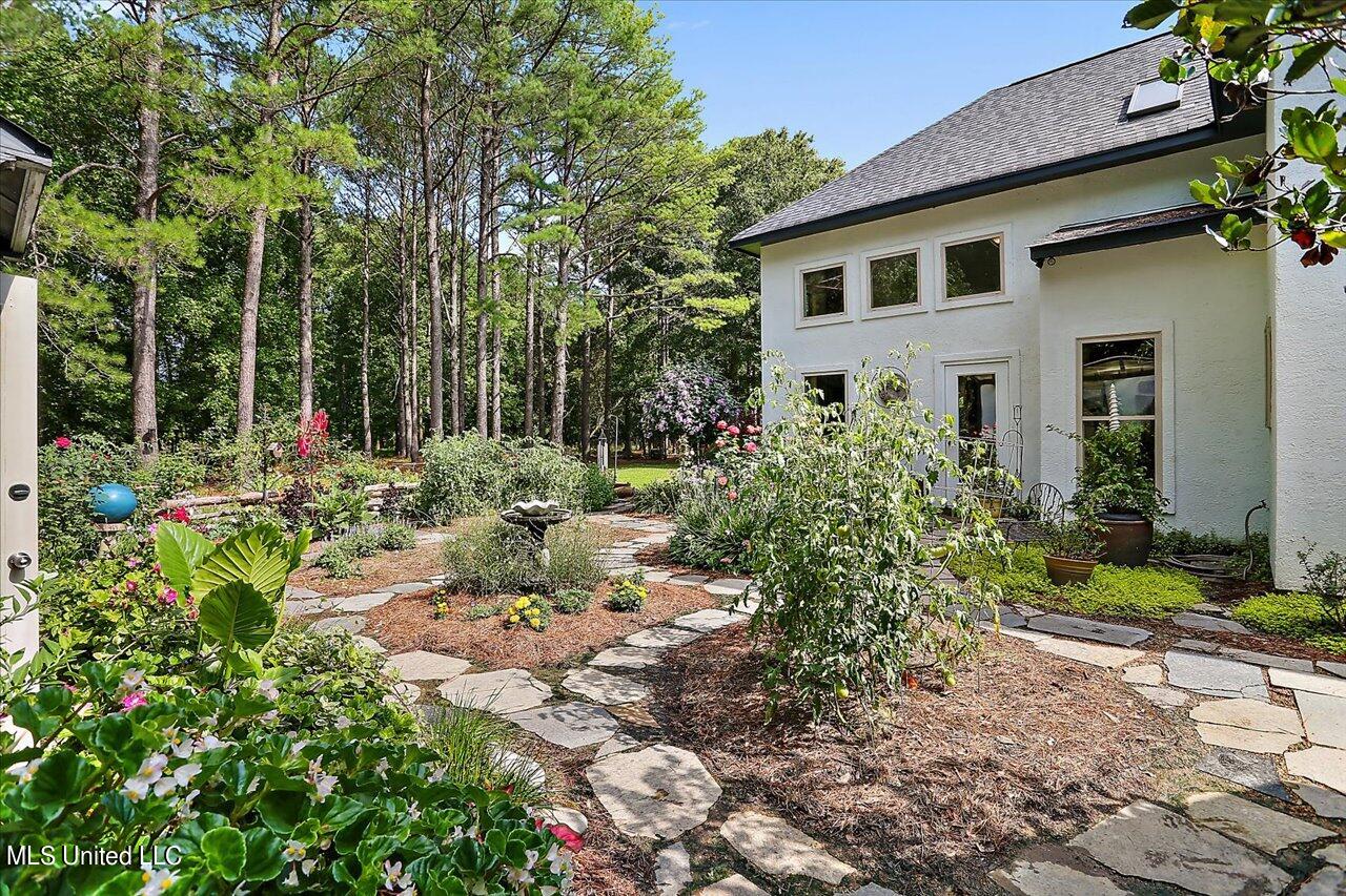 438 Stokes Road