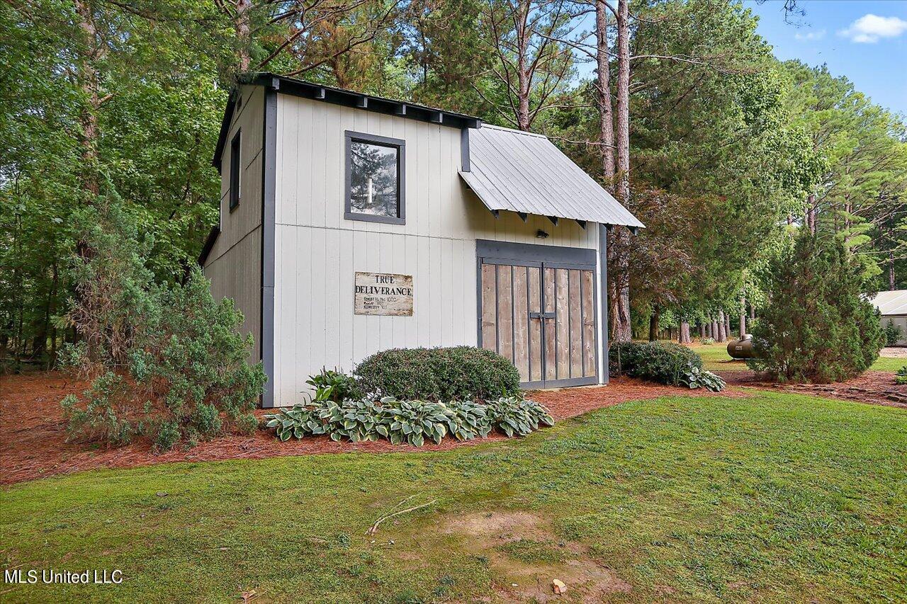 438 Stokes Road
