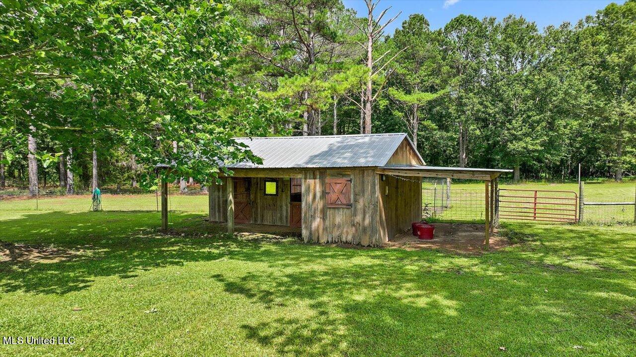 438 Stokes Road