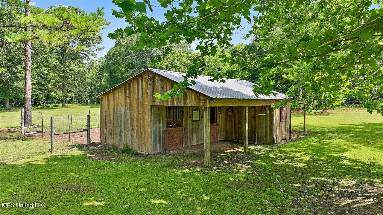 438 Stokes Road