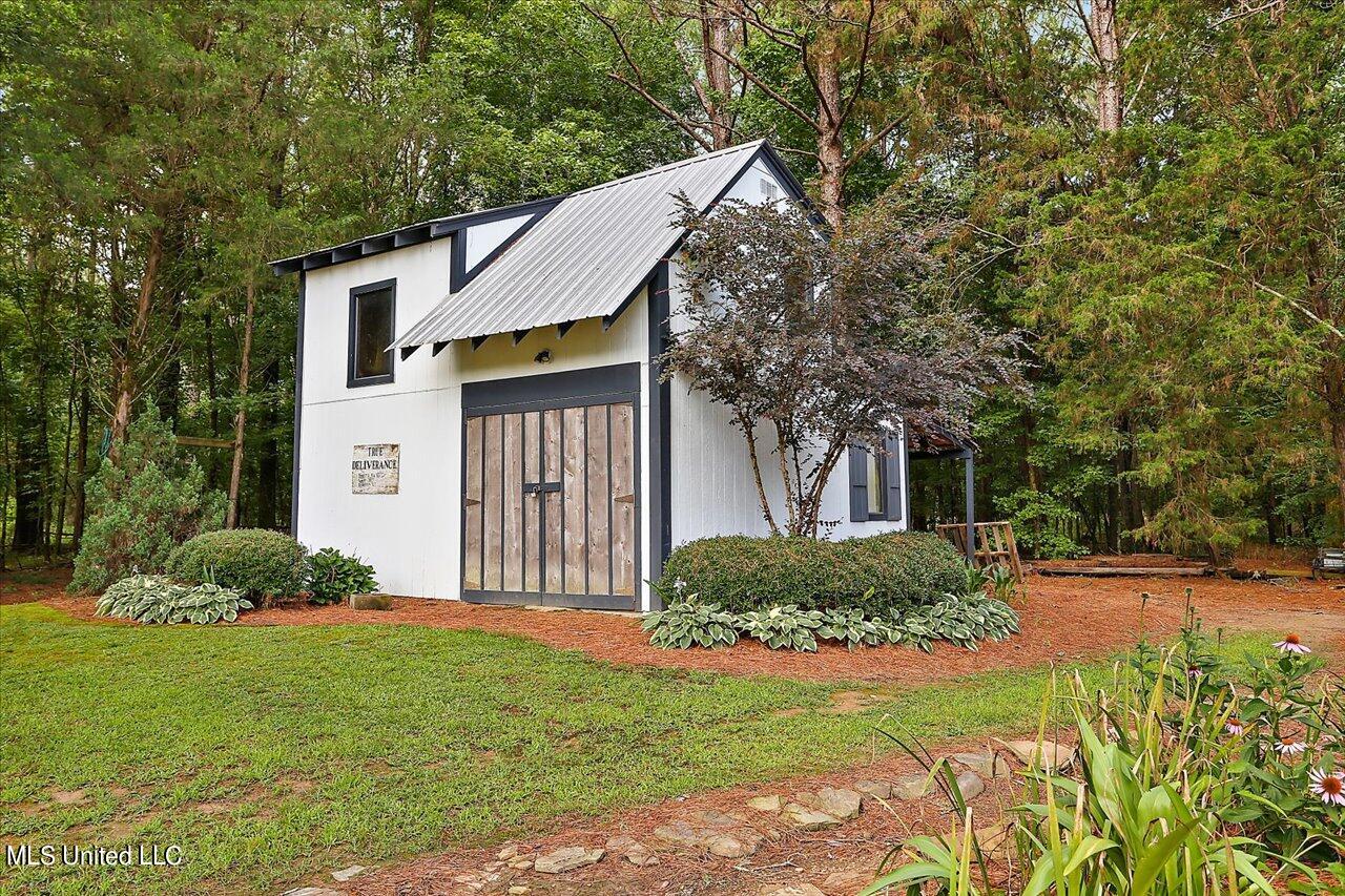 438 Stokes Road